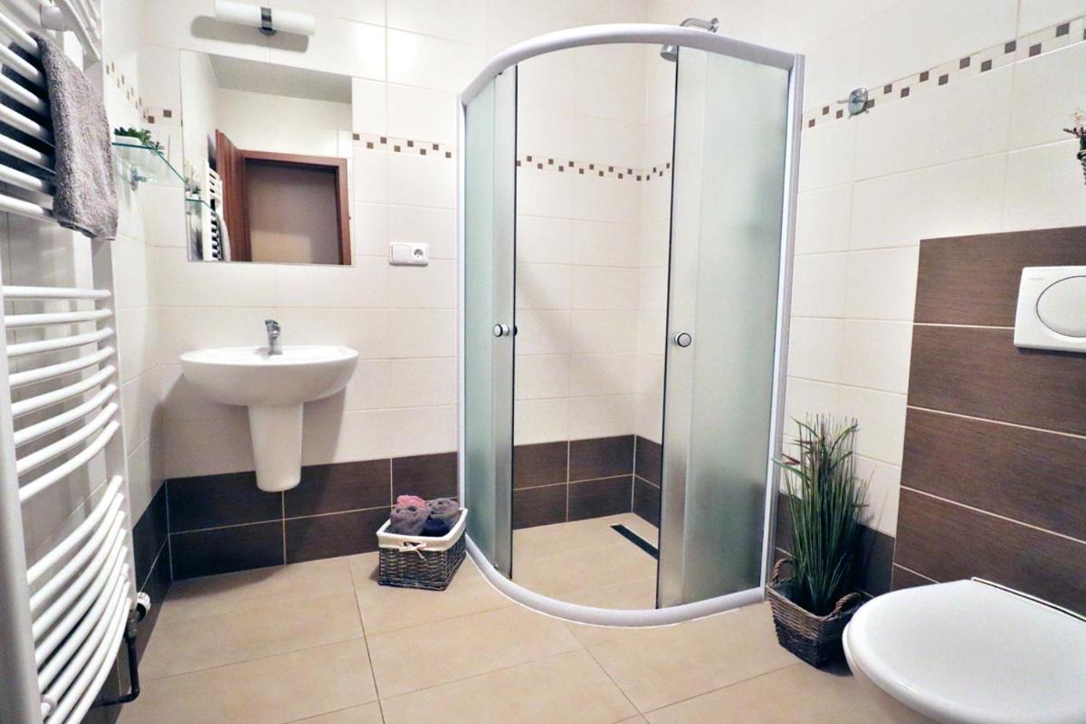 Bezmerovsky Dvur Kromeriz Ngoại thất bức ảnh