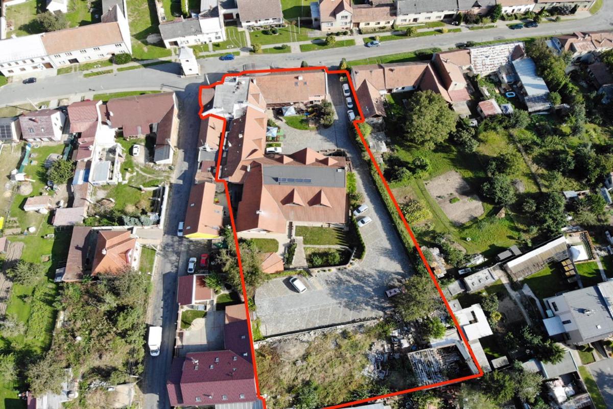 Bezmerovsky Dvur Kromeriz Ngoại thất bức ảnh